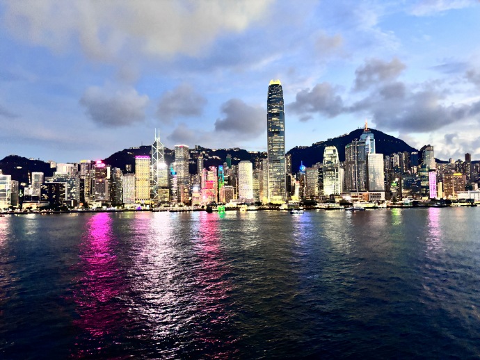 香港，致敬亲爱的听众朋友们